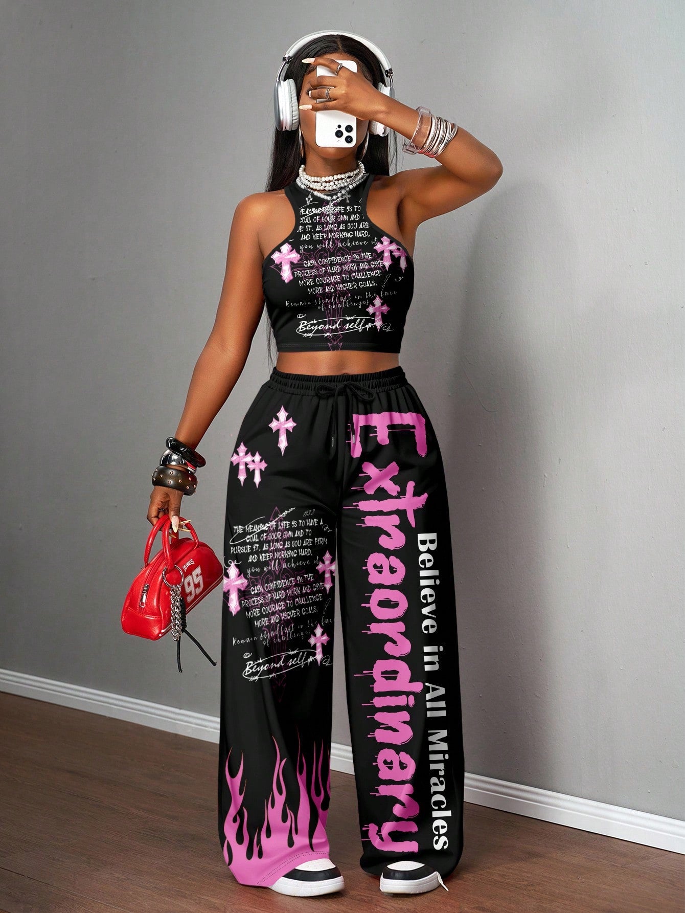 2pcs Women's Set Featuring a Camisole Top with Spaghetti Straps and Extended-length Pants. Designed with English Lettering and Cross Patterns, Featuring Digital Printing on Comfortable Fabric. The Pants Include Pocket Details, Making It Suitable