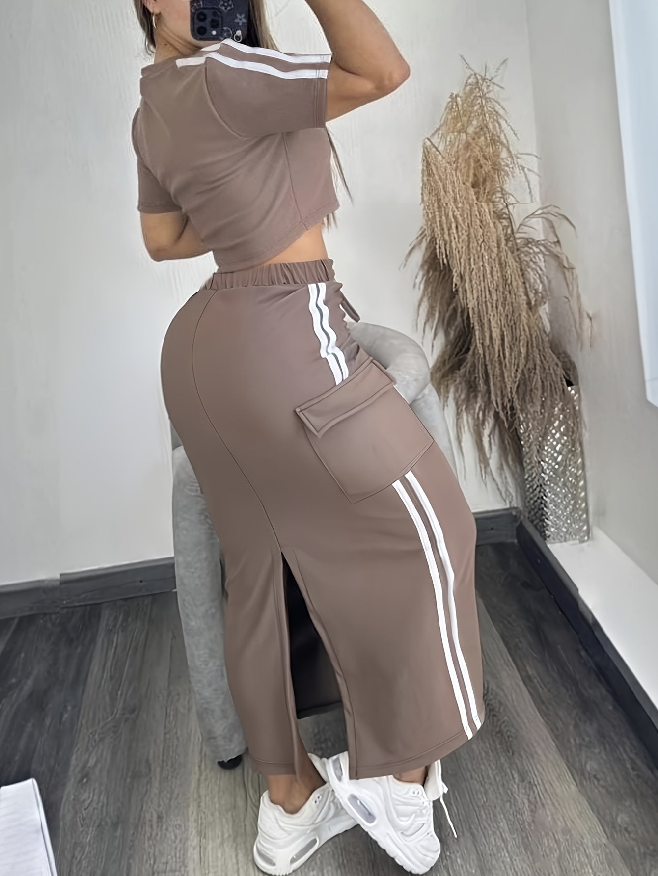 Casual Cropped Top + Side-panel Two-stripe Back-slit Skirt Set